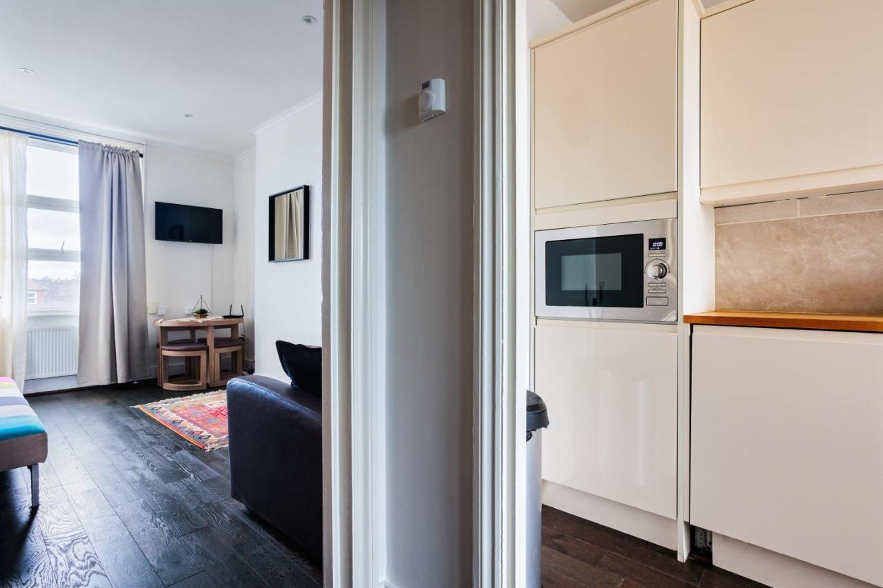 Ferienwohnung Entire Luxurious Flat Sleeps 4 Persons London Exterior foto