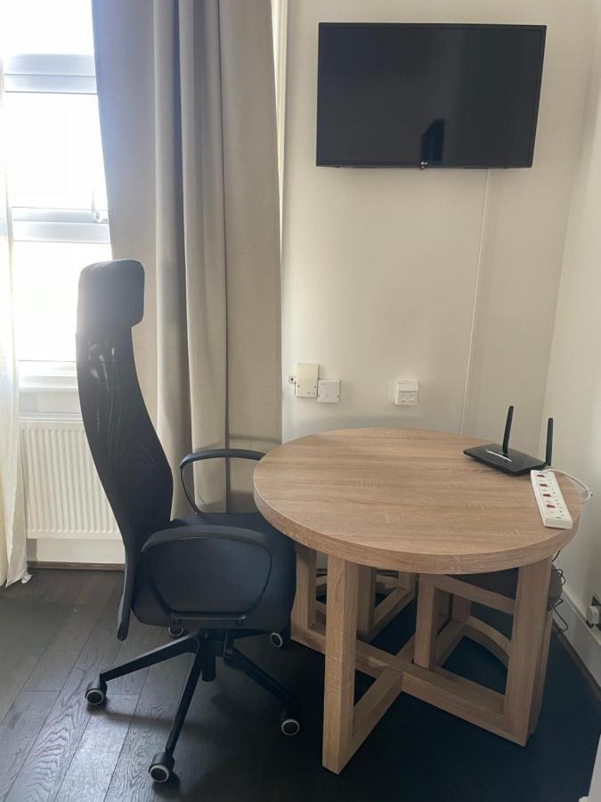 Ferienwohnung Entire Luxurious Flat Sleeps 4 Persons London Exterior foto