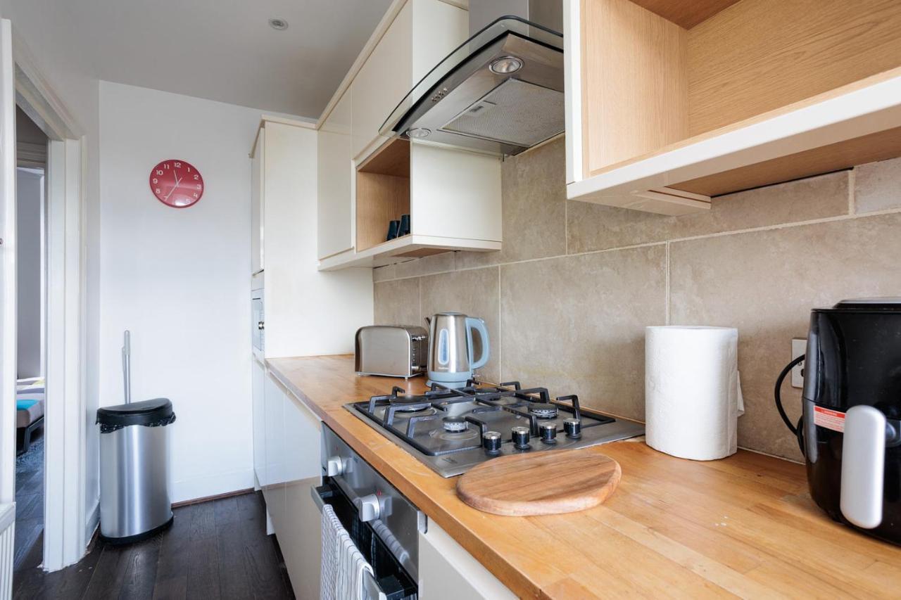 Ferienwohnung Entire Luxurious Flat Sleeps 4 Persons London Exterior foto