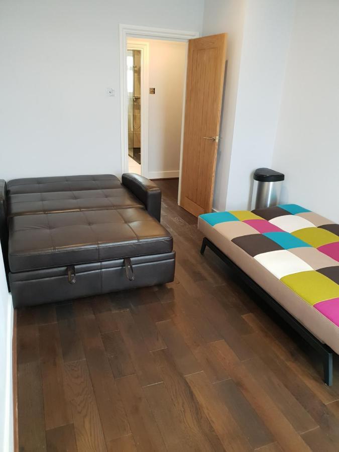 Ferienwohnung Entire Luxurious Flat Sleeps 4 Persons London Exterior foto